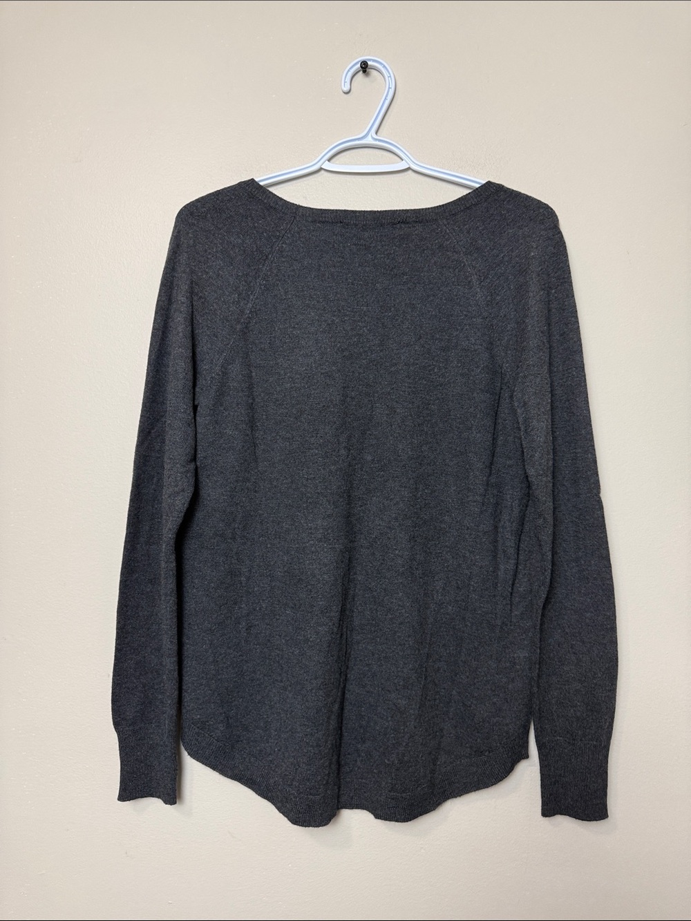 LOFT Charcoal Scoop Neck Long Sleeve Top size M - Picture 2 of 5